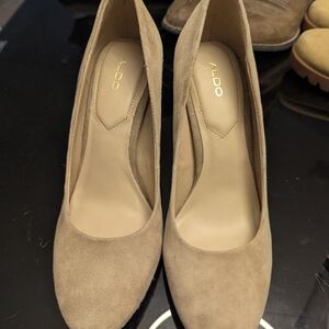 Aldo Women's Tan Suede Pumps
